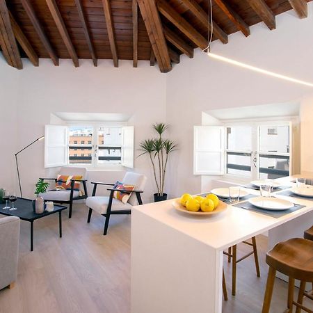 Apartamentos Thyssen Cisneros By Rent Me Málaga Dış mekan fotoğraf