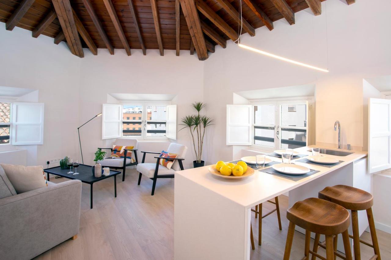 Apartamentos Thyssen Cisneros By Rent Me Málaga Dış mekan fotoğraf