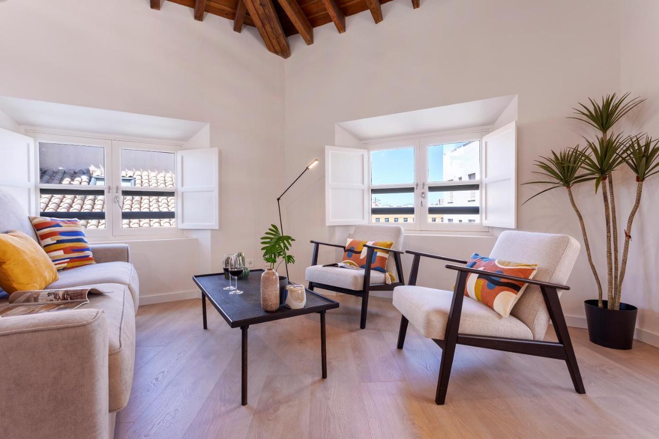 Apartamentos Thyssen Cisneros By Rent Me Málaga Dış mekan fotoğraf